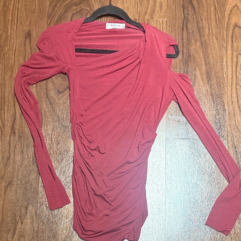 BAILEY44 Burgundy Red Cold Shoulder Cut Out Long Sleeve Top NWOT SMALL